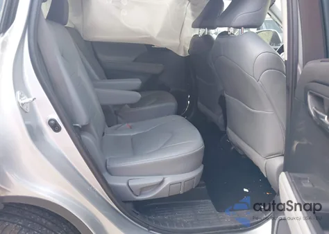 2021 Toyota Highlander Xle z USA, uszkodzony, nr VIN 5TDGZRAH5MS537821